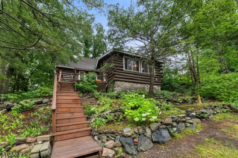 60 Terra Cotta Rd, Hewitt, NJ 07480 - #1