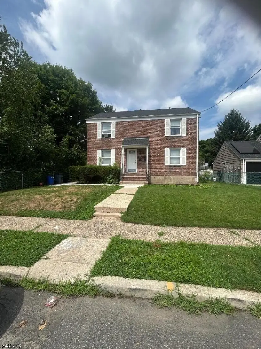 241 N 3rd Ave, Manville, NJ 08835 - #2