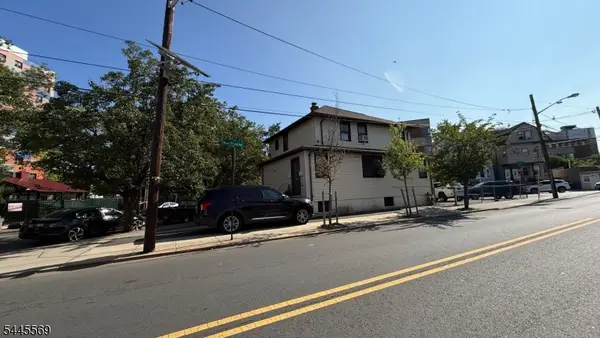 659 New Point Rd, Elizabeth City, NJ 07206