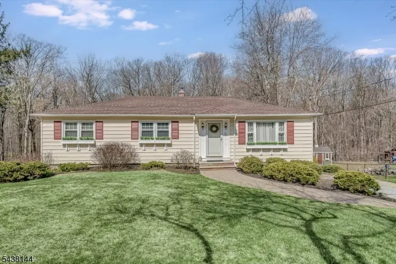 52 Castlewood Trl, Sparta, NJ 07871 - #1