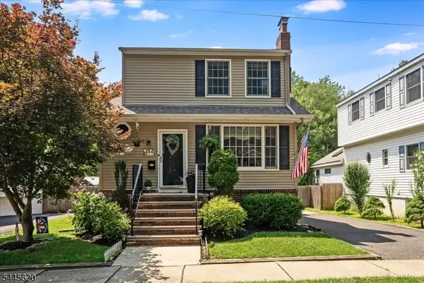 15 Oak St, Hillsdale Boro, NJ 07642