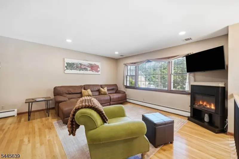 3 Seneca Trl, Oak Ridge, NJ 07438 - #3