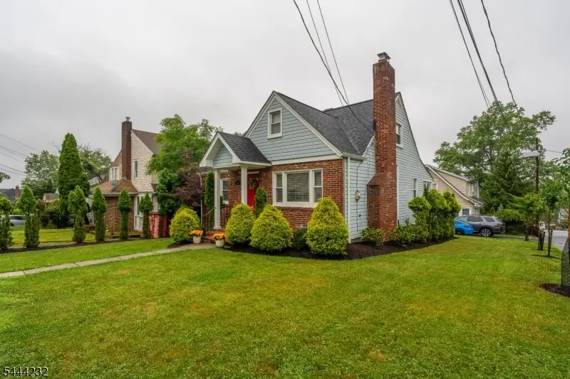 19 Robertson Rd, West Orange, NJ 07052 - #3