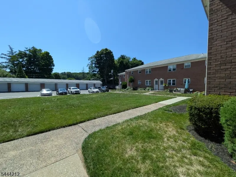 43 Manchester Ct, Wayne, NJ 07470 - #2
