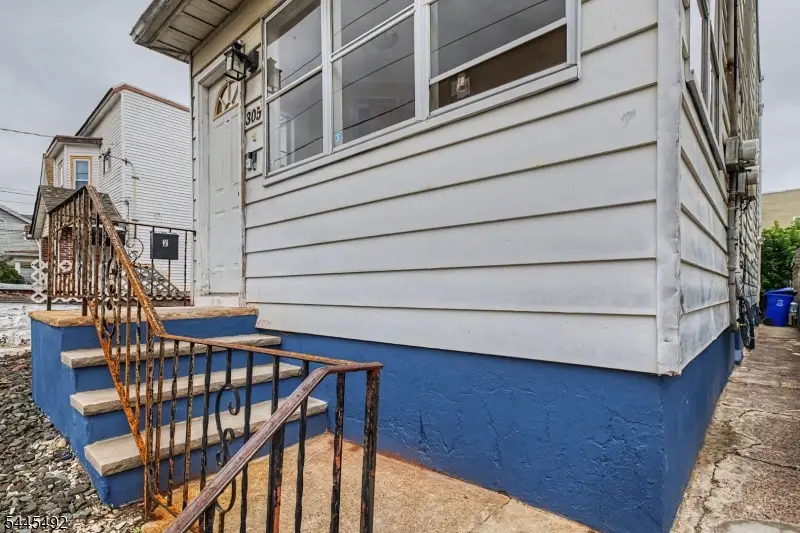 305 Pacific St, Paterson, NJ 07503 - #3