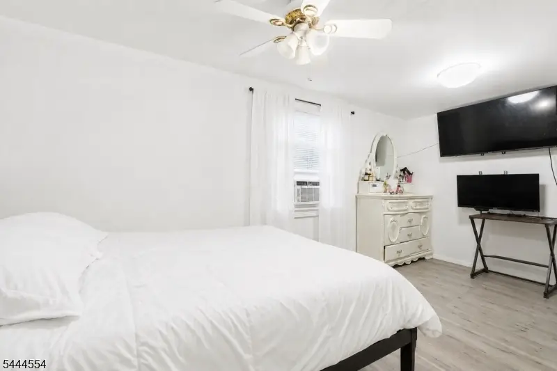 720 Mary St, Perth Amboy, NJ 08861 - #3