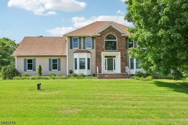 6 Comanche Trl, Vernon Twp., NJ 07462