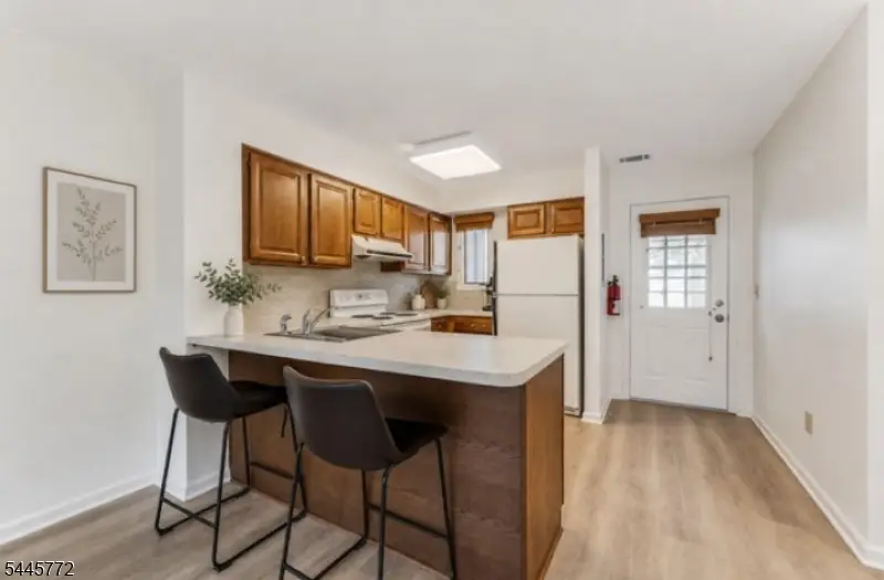 7 Westchester Ter, Clinton, NJ 08801 - #3