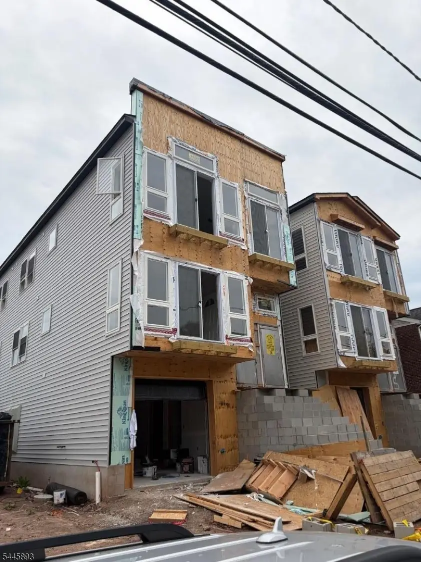 520 S 19th St, Newark, NJ 07103 - #1