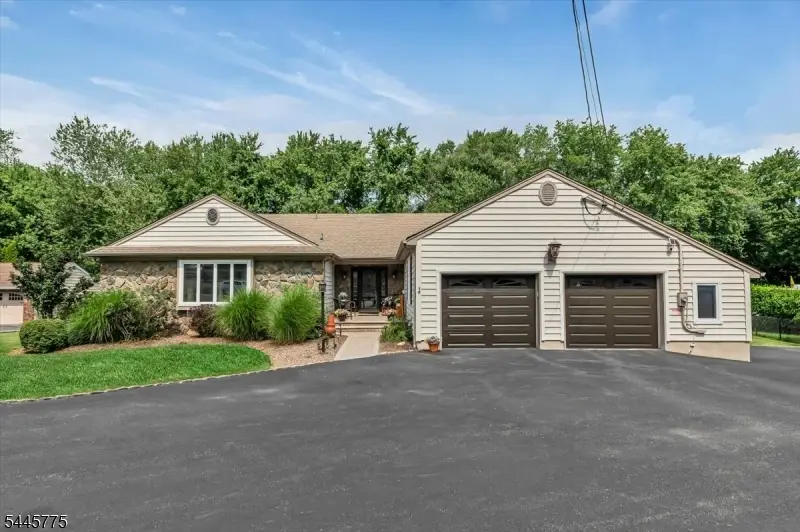 6 East St, Wanaque, NJ 07465 - #2