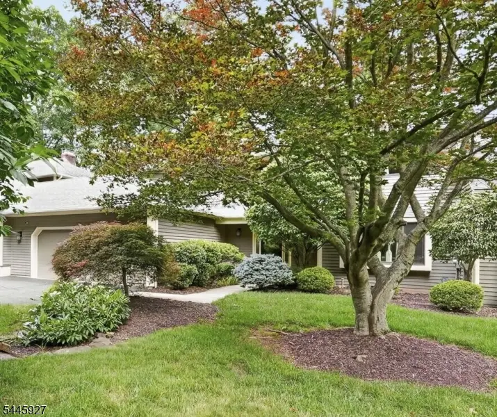 39 Hunters Circle, Tewksbury, NJ 08833 - #2