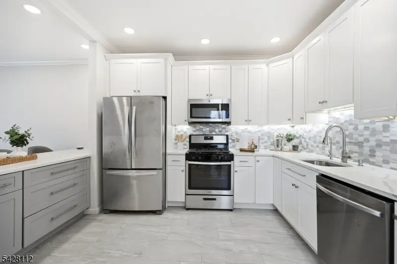 419 Hartford Dr, Nutley, NJ 07009 - #3