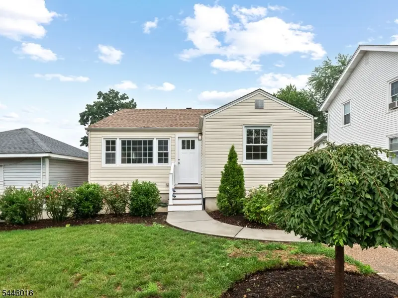 27 Kenter Pl, Clifton, NJ 07012 - #2