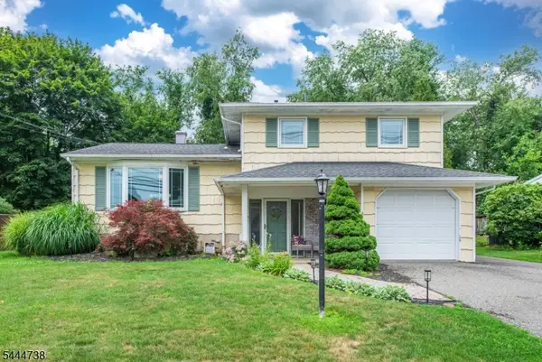 177 Clover Hill Dr, Mount Olive Twp., NJ 07836