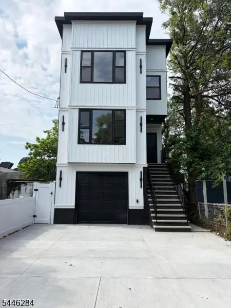 93 Melville Pl, Irvington Twp., NJ 07111