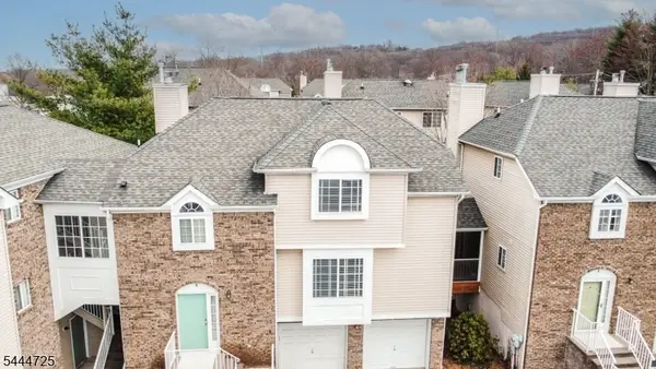 6 Whispering Way W Ondo, Berkeley Heights Twp., NJ 07922