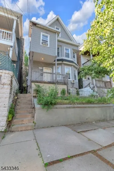135 N 4th St, Paterson City, NJ 07522