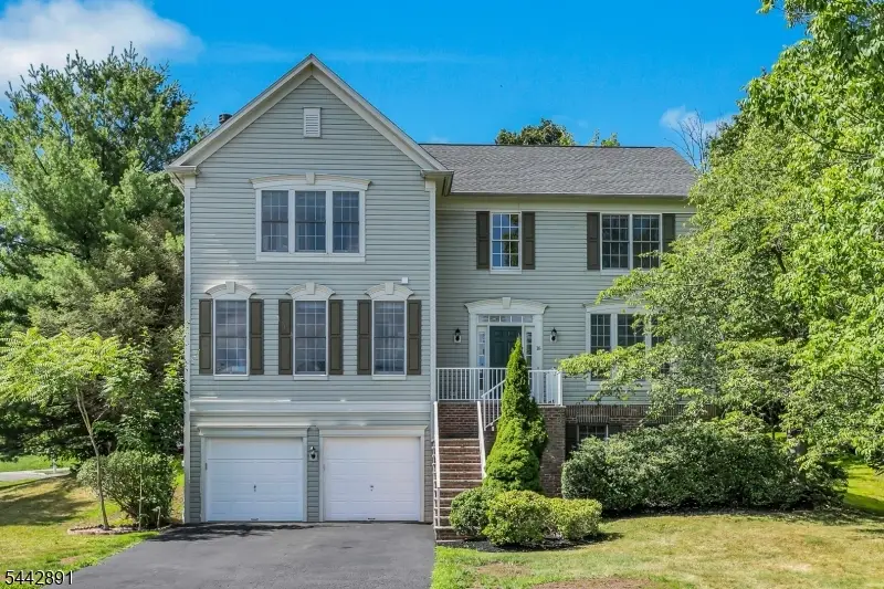 16 Bedford Dr, The Hills, NJ 07920 - #1