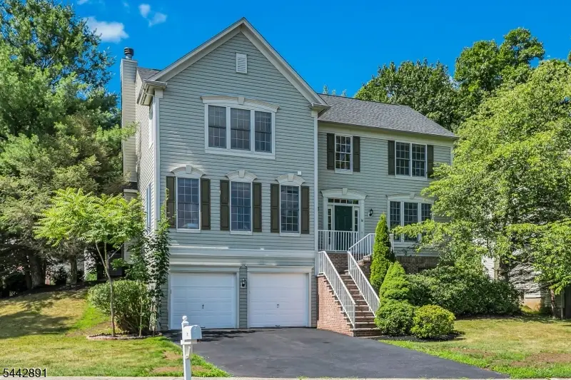 16 Bedford Dr, The Hills, NJ 07920 - #2