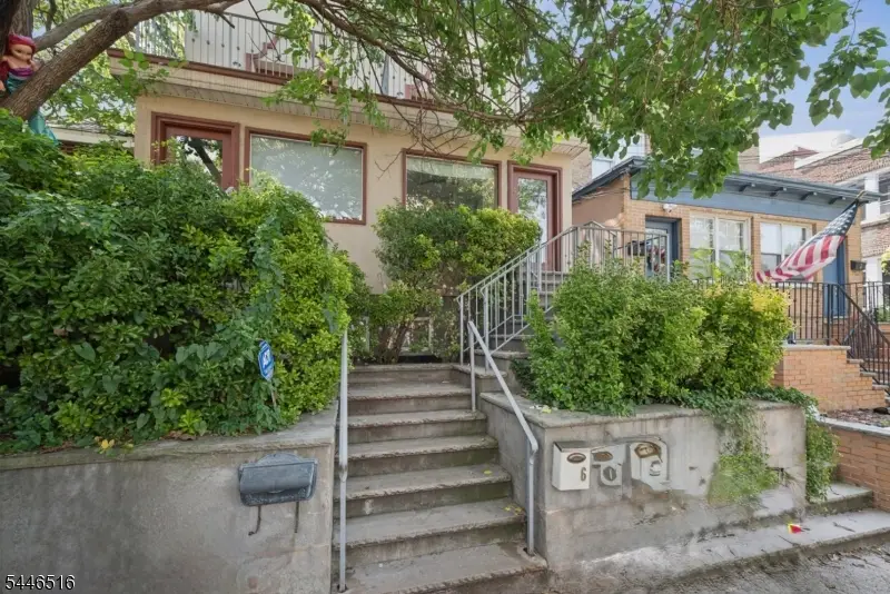 6 Carroll Pl, Weehawken, NJ 07086 - #1