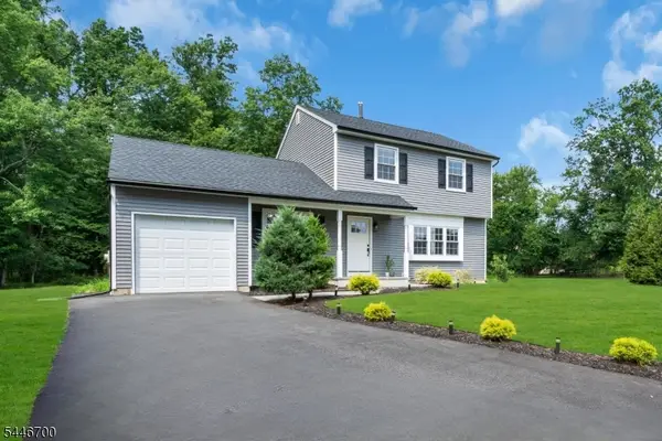 14 Dumont Round, Hillsborough Twp., NJ 08844