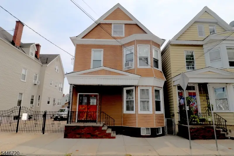 15 Darcy St, Newark, NJ 07105 - #1