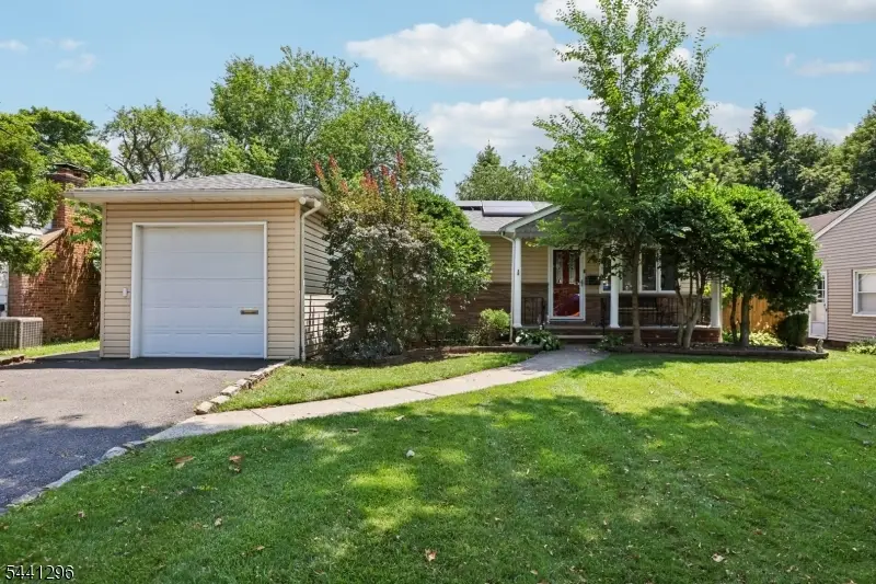 28 Warwick Cir, Springfield, NJ 07081 - #1