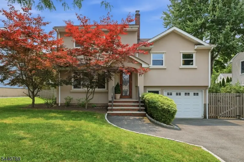 17 Westland Rd, Verona, NJ 07044 - #1