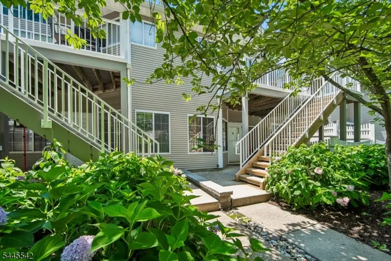 92 Ashley Ct, Bedminster, NJ 07921 - #3
