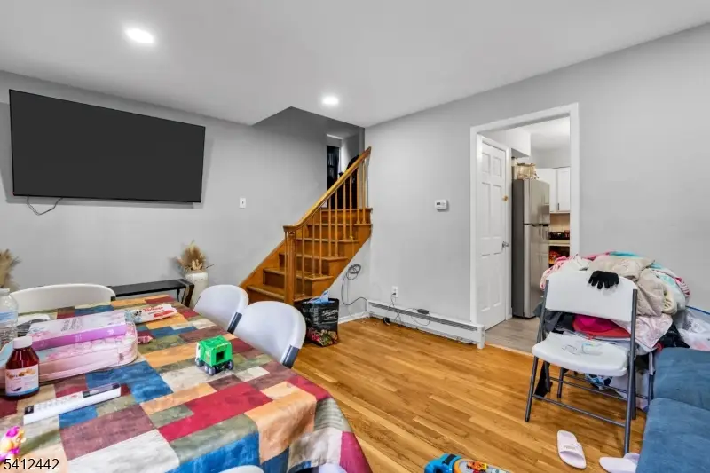 208 E Price St, Linden, NJ 07036 - #3