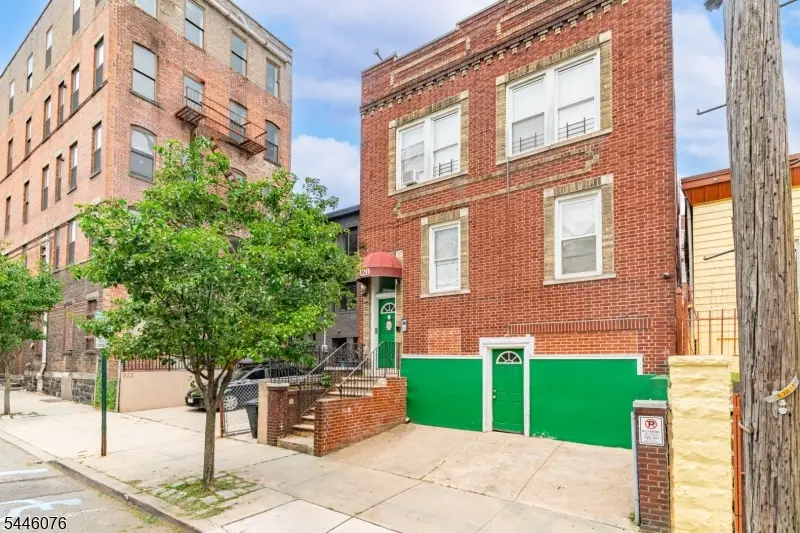 320 7th St, Union City, NJ 07087 - #1