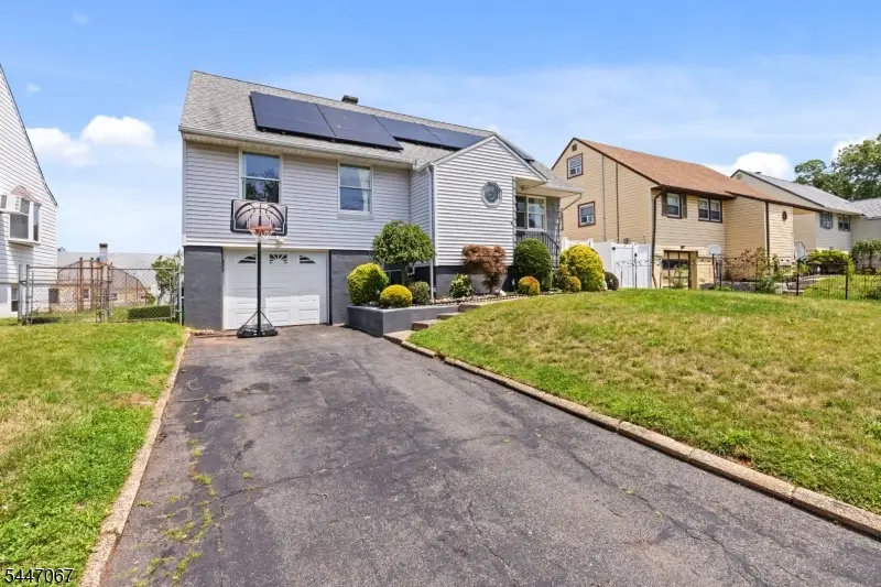 90 Maryknoll Rd, Menlo Park Terrace, NJ 08840 - #2