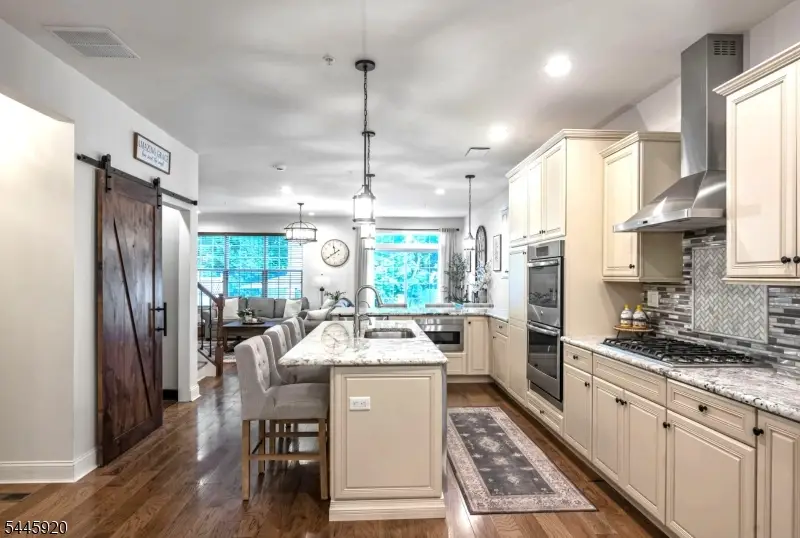 20 Masterson Ct, Waldwick, NJ 07463 - #3