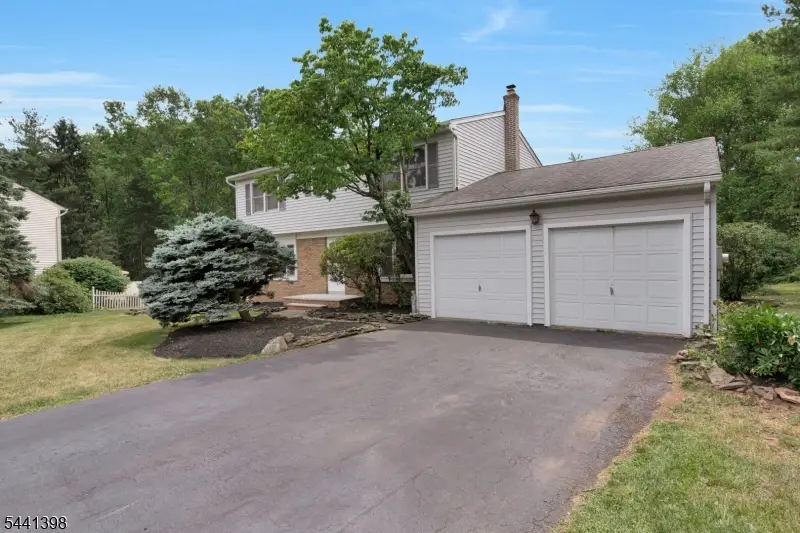 19 Renfro Rd, Somerset, NJ 08873 - #2