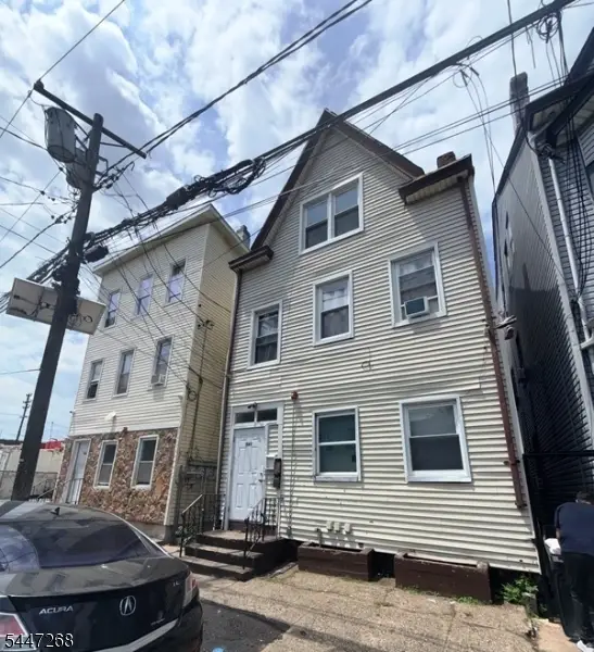 562 Summer St, Paterson, NJ 07501 - #1