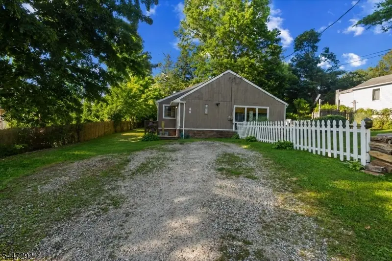 40 Glenridge Rd, Upper Greenwood Lake, NJ 07421 - #3