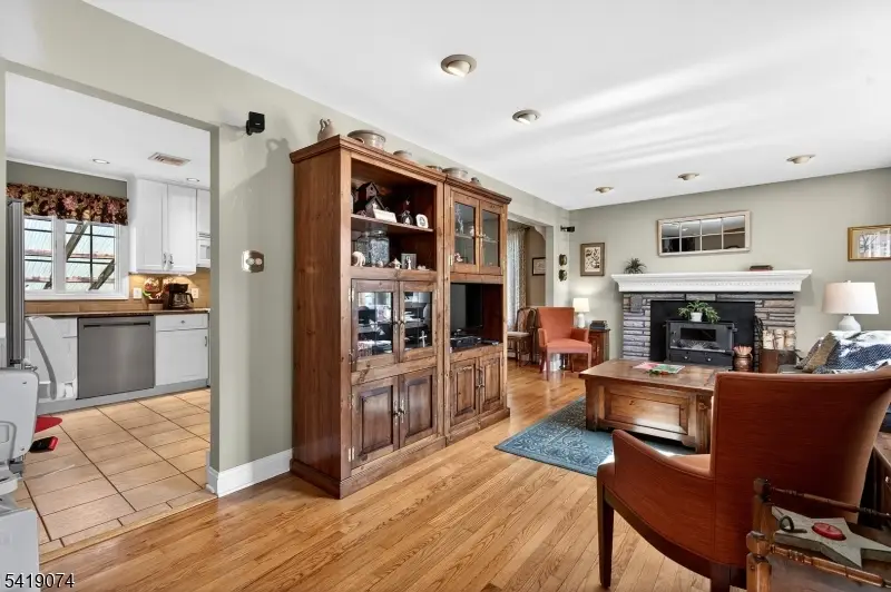 18 Hillcrest Dr, Bloomingdale, NJ 07403 - #3