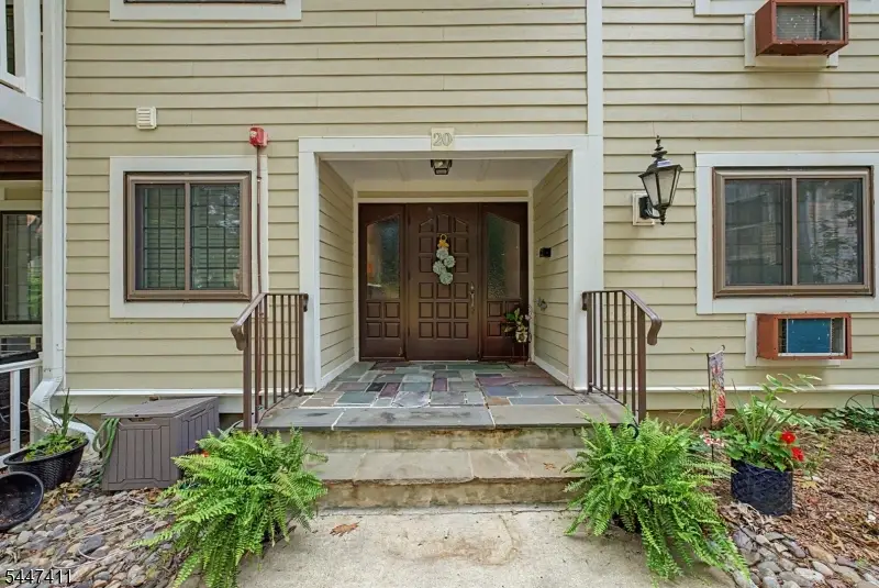 20 C Foxwood Dr, Morris Plains, NJ 07950 - #2