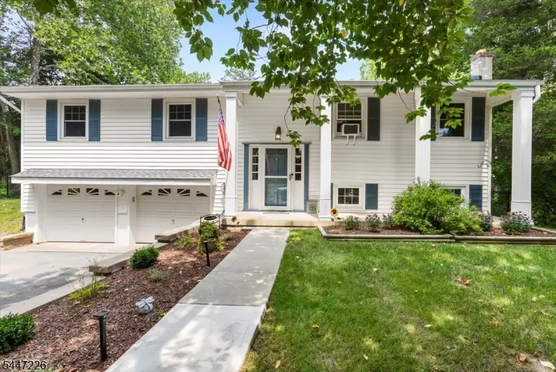 965 Edgewood Dr, Stillwater, NJ 07860 - #1