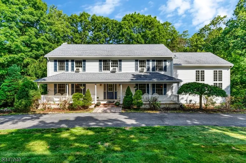 4 Peter Dr, Allamuchy, NJ 07840 - #1