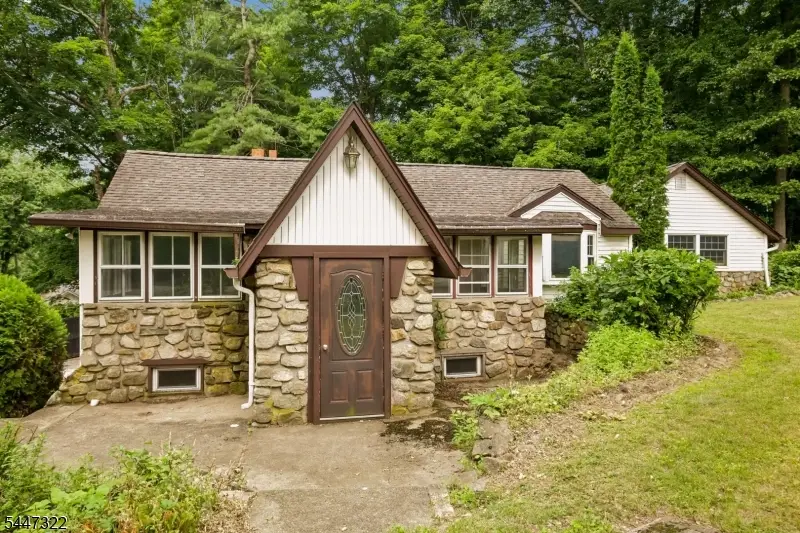 211 Wawayanda Rd, Highland Lakes, NJ 07422 - #1