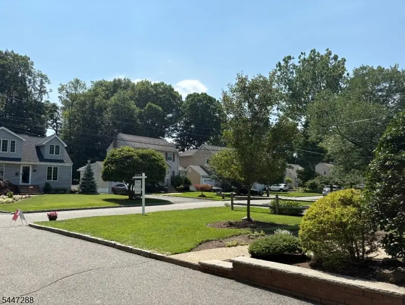 33 Longacre Drive, Livingston, NJ 07039 - #2