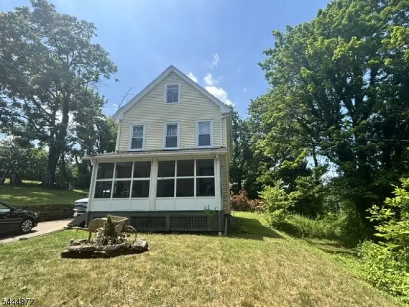 9 Central St, Lebanon, NJ 08833 - #1