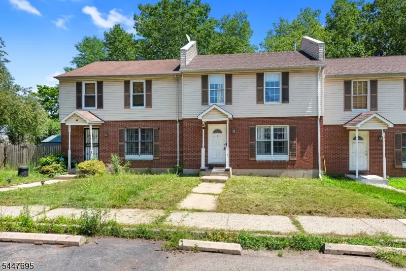 4 Dandridge Dr, Newark, NJ 07108 - #1