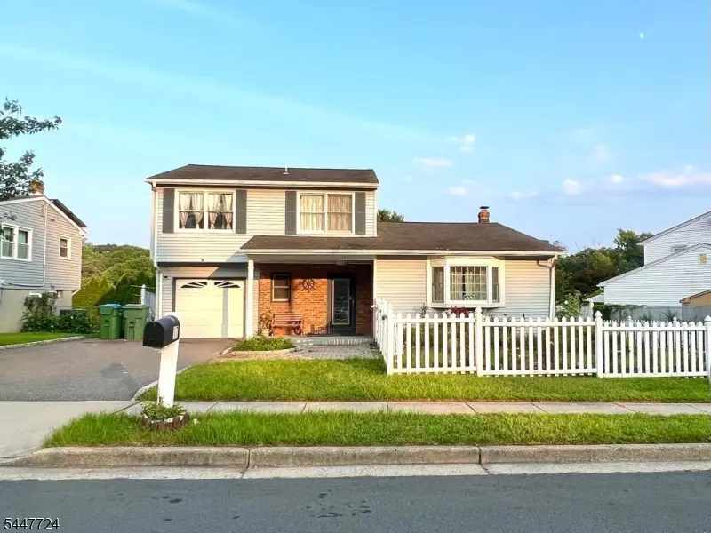 17 Ridge Rd, Edison, NJ 08817 - #1
