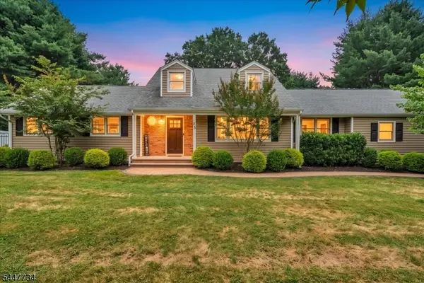 25 Nedshire Dr, Middletown Twp., NJ 07748