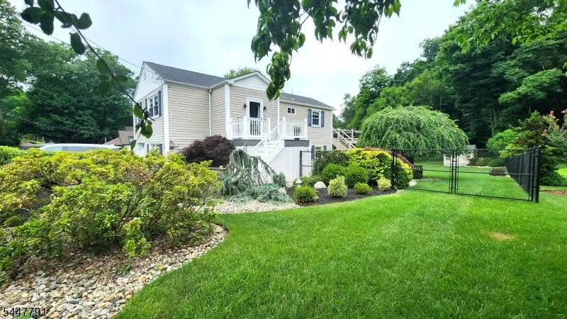 101 New Jersey Ave, Lake Hopatcong, NJ 07849 - #3