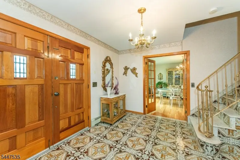 21 Bates Dr, Fairfield, NJ 07004 - #2