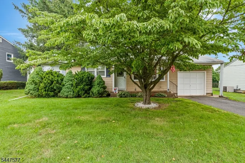 92 Louise Dr, Manville, NJ 08835 - #3