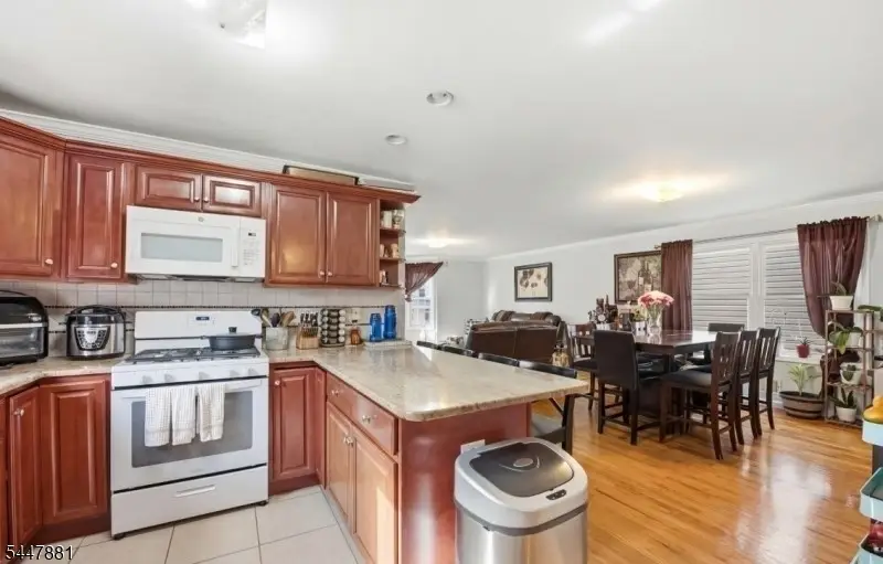 637 Jefferson Ave, Elizabeth, NJ 07201 - #3